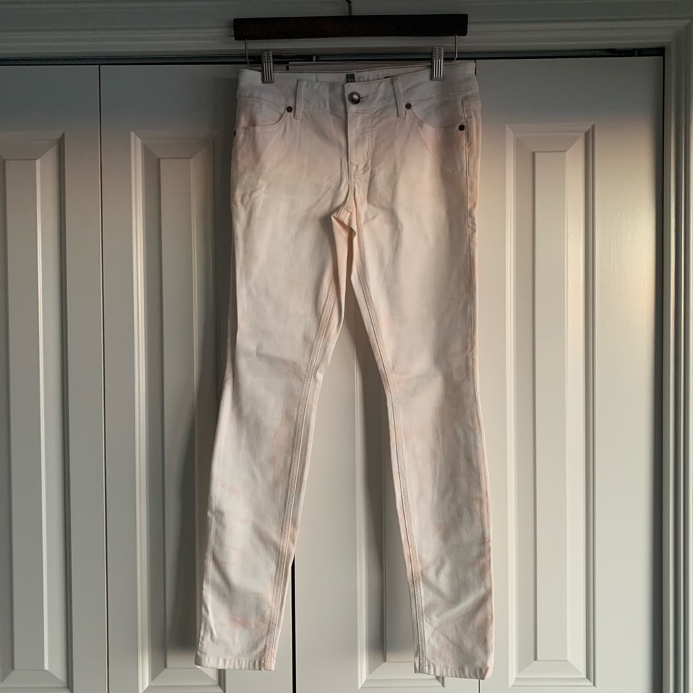 Level 99 Jeans Size 27 White and Pink Distressed